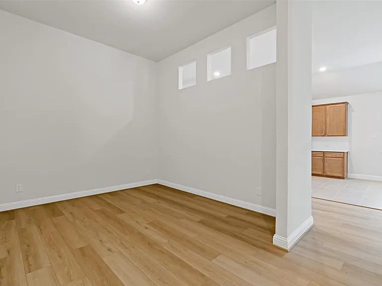 2131 Villa Flora Ln — Photo 14