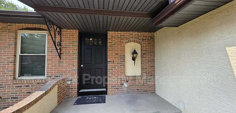 53 Carriage Dr — Photo 2