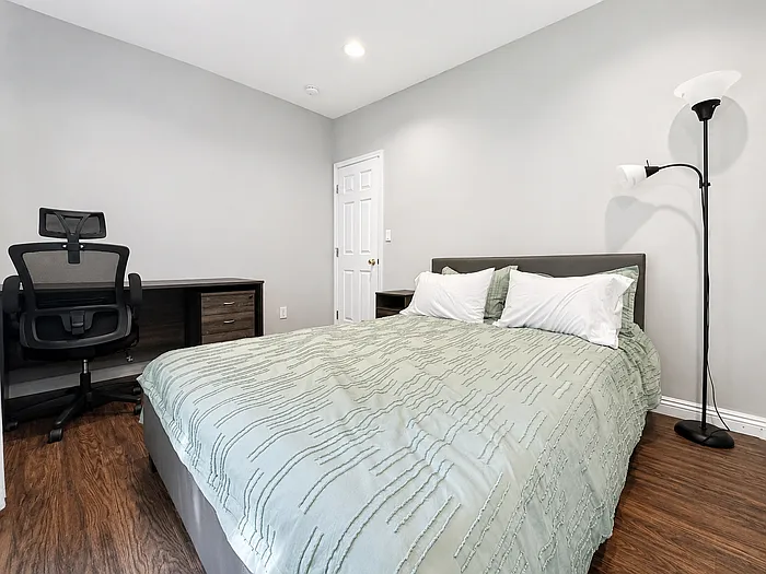 1 bed, 1.0 bath, $1,100 — Photo 2
