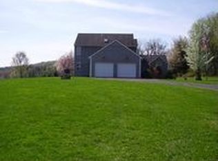 300 Mine Hill Rd, Kintnersville, PA 18930