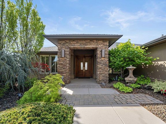 4th image of 2975 Riverbend Dr