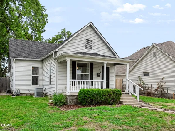 1005 W 1st St, Webb City, MO 64870