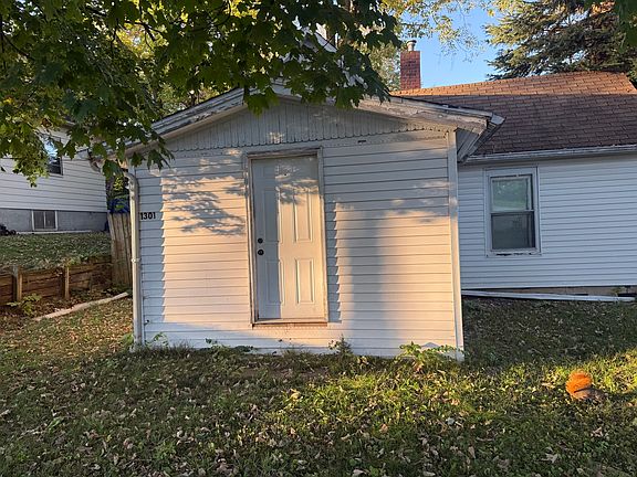 5th image of 1301 W Jackson St