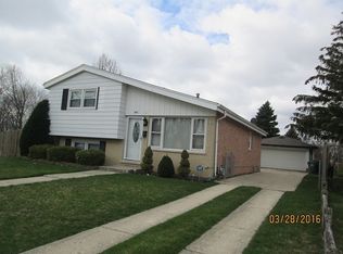 9832 Mansfield Ave, Oak Lawn, IL 60453
