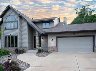 575 Oakridge Dr, Portage, WI 53901