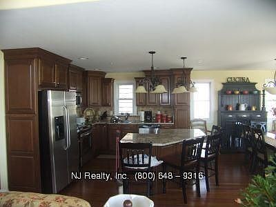 4th image of 21 48th St #S