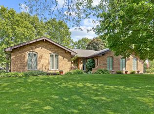 906 Huntsmoor Dr, Frankfort, IL
