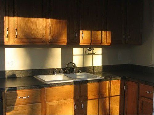 5th image of 33 Teaberry St