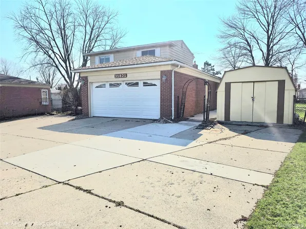 31821 Beechwood Dr, Warren, MI 48088