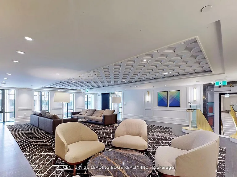 955 Bay St #913 — Photo 28