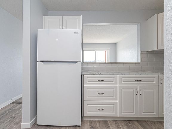 5th image of 1986 Glenidle Rd #9