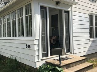 806 Bluff St, Cedar Falls, IA 50613