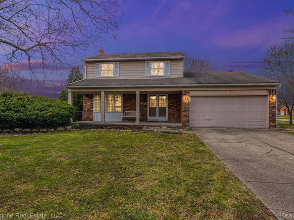 13920 Coldwater Dr, Sterling Heights, MI 48313