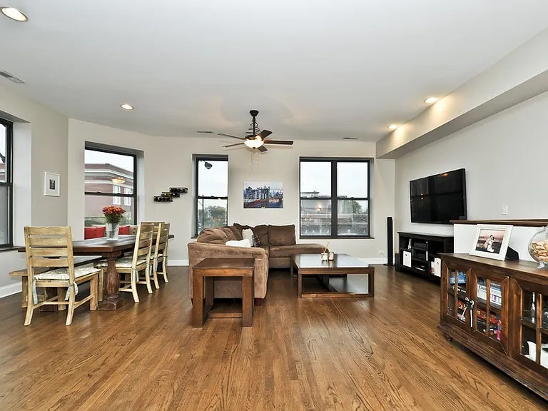 958 N Leavitt St #3 — Photo 2