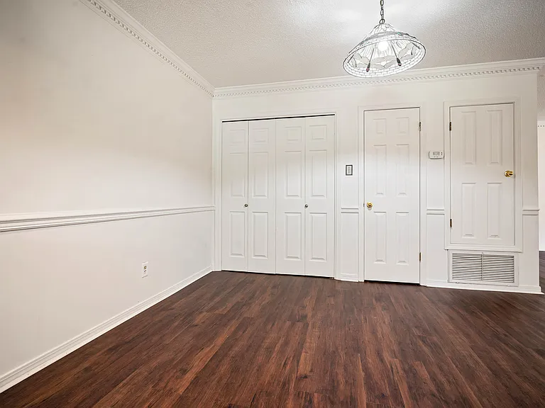 5609 Bentley Ct — Photo 13