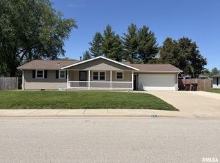 343 E Greenwood St, Morton, IL 61550