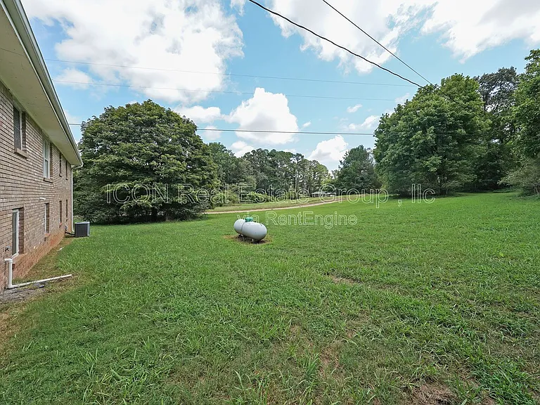 251 Hog Farm Cir — Photo 22