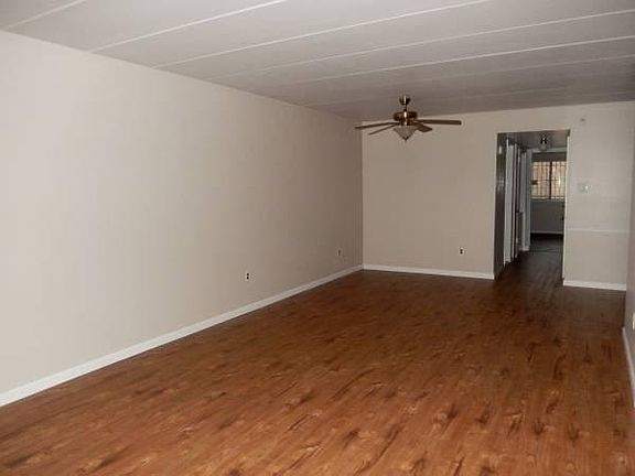 living room dining area