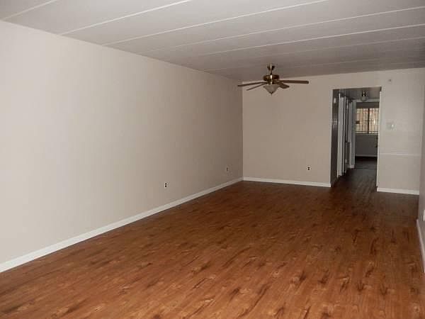 living room dining area