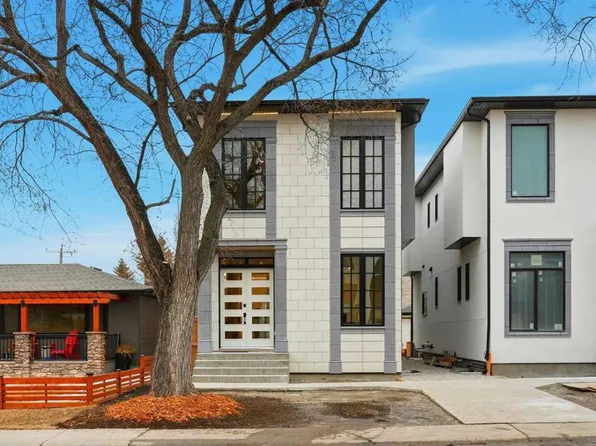 134 W Lissington Dr SW, Calgary, AB T3E 5E3