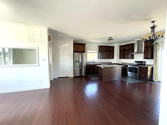 4th image of 17 Marsland Place