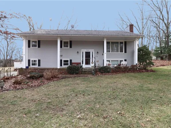 44 Paul James Dr, Tiverton, RI 02878