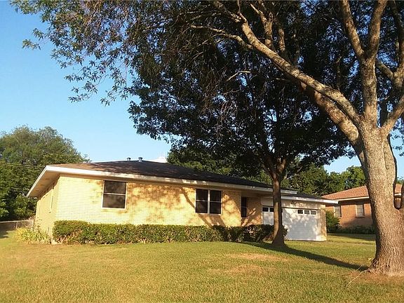 2nd image of 515 Highlands Dr