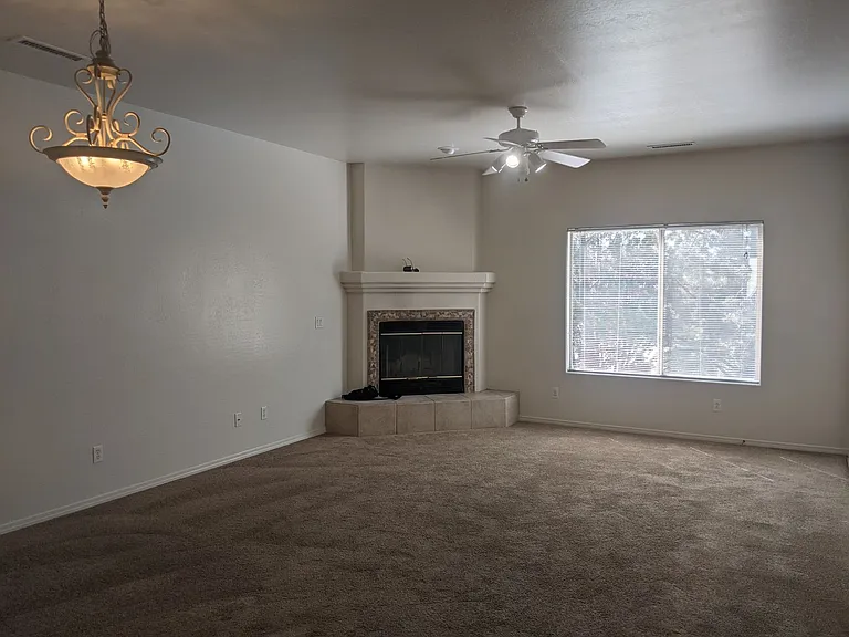 4960 Summit Cir — Photo 3