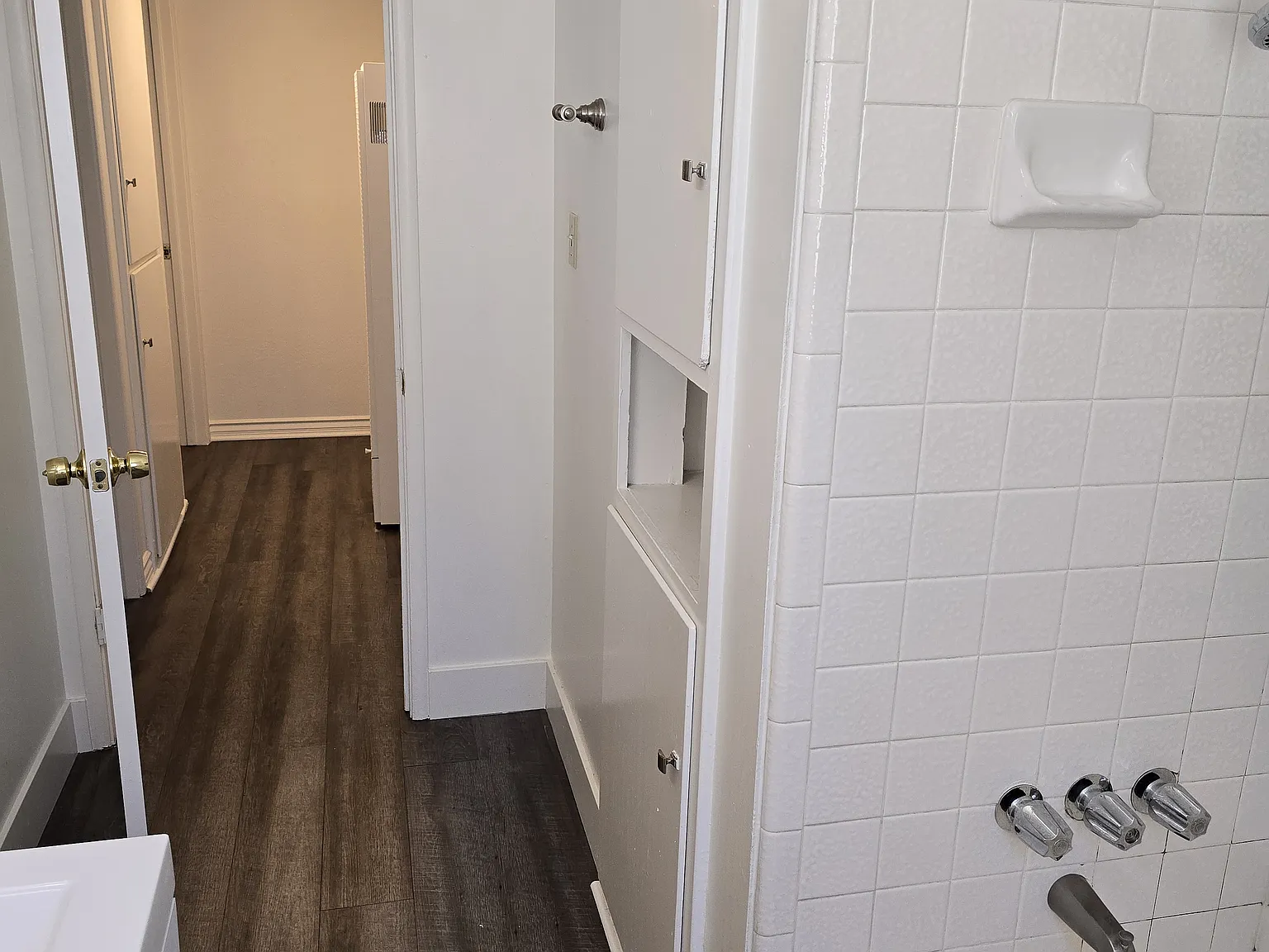 2 bed, 850 sqft, $1,995 — Photo 4