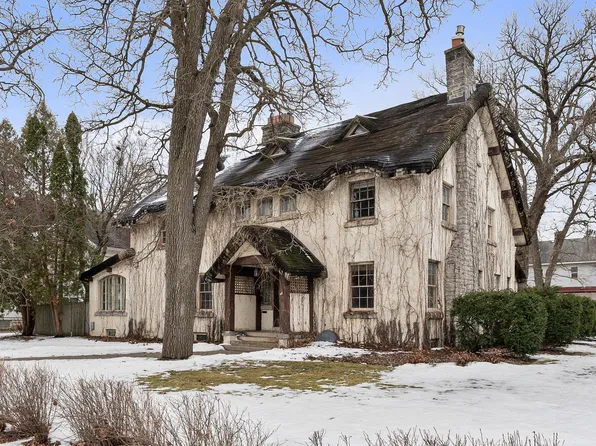 609 4th St NW, Austin, MN 55912