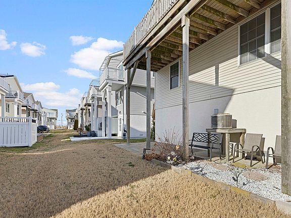 5th image of 512 W Andrews Ave #B