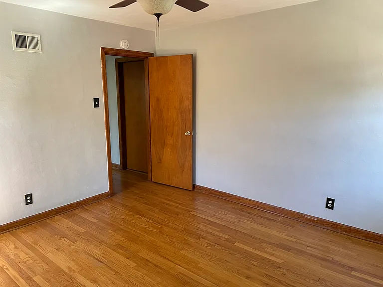 7106-7108 Jamieson Ave #2A — Photo 14