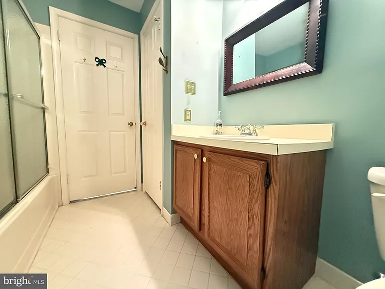 3705 Waltham Ct — Photo 12