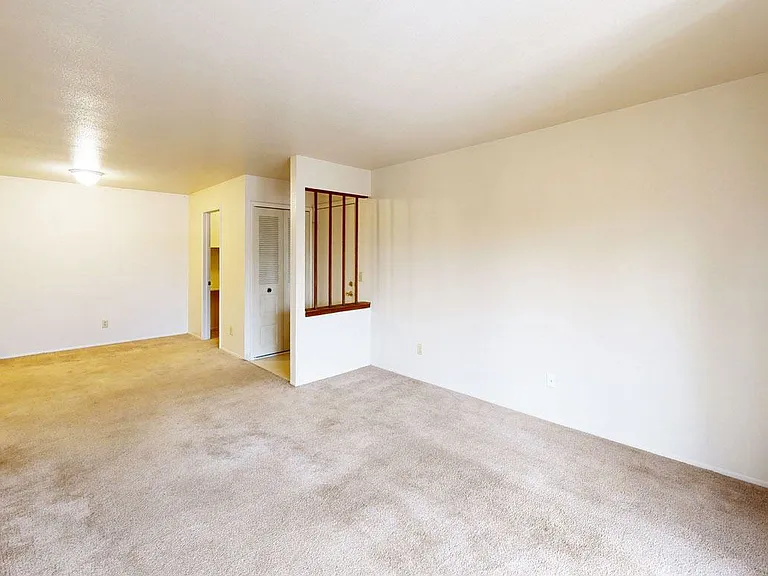 Trappers Cove Apartments — Photo 25