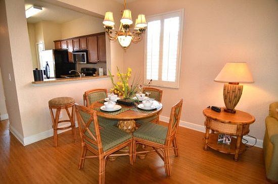 RP4T3205CA-formal-dining-area