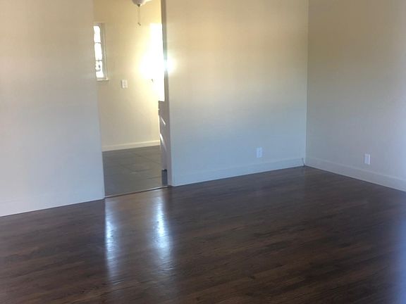 3rd image of 275 N 20th St