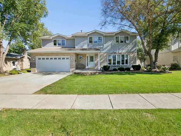 1163 Walter St, Lemont, IL 60439