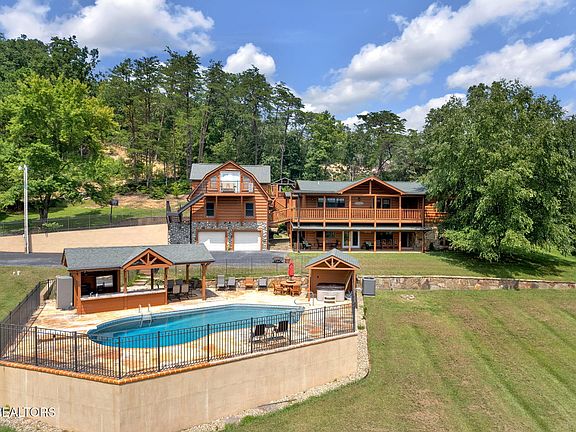 2nd image of 2803 Mary Ridge Farm Rd