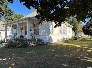 1015 E Elm St, Taylorville, IL