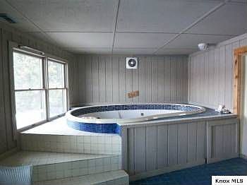 3rd image of 381 Lakeview Heights Dr