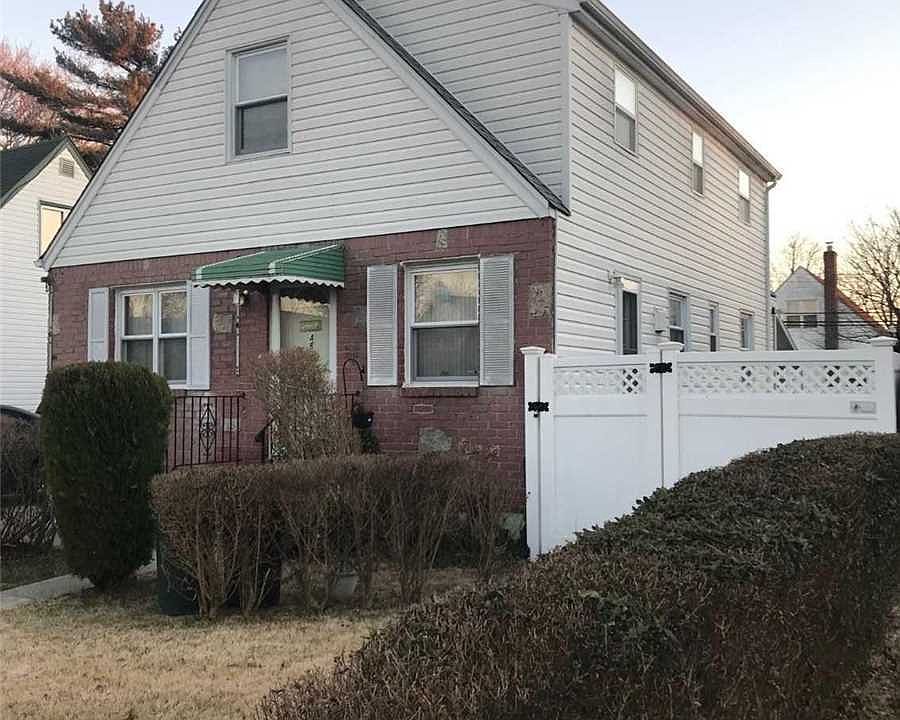 2nd image of 486 Hempstead Blvd