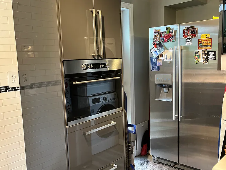1550 N Willow St — Photo 3