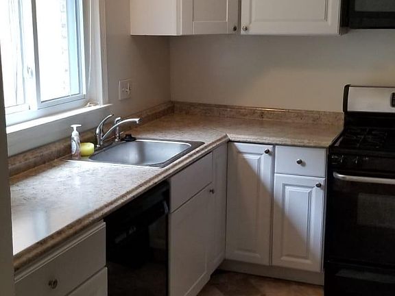 2nd image of 6260 Paddington Ln