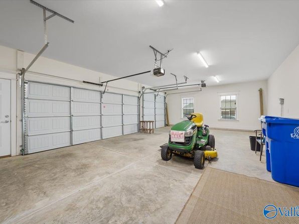 20657 Lakewood Dr, Athens, AL 35611