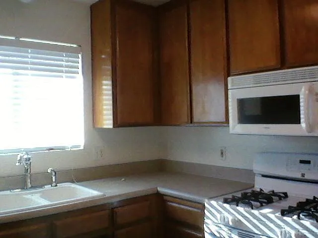 21220 Madre St — Photo 7