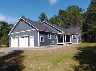 80 Somerset Pl, Topsham, ME 04086