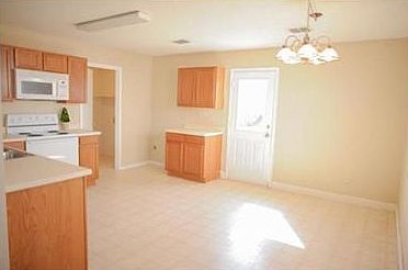 4th image of 613 Lewis Canyon Ln