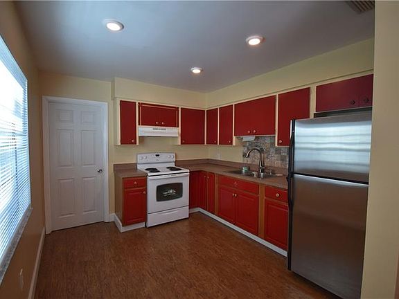 4th image of 4910 21st St W