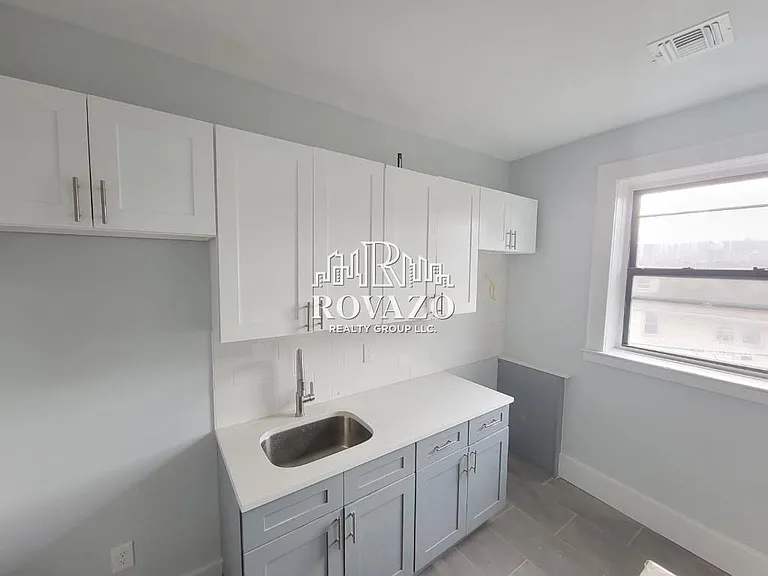 125 Osborne Ter #17A — Photo 1