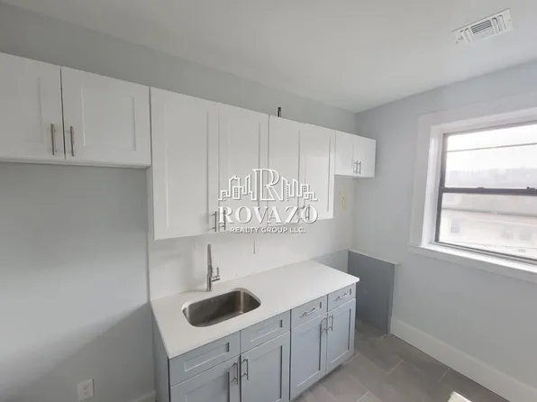 125 Osborne Ter APT 17, Newark, NJ 07108